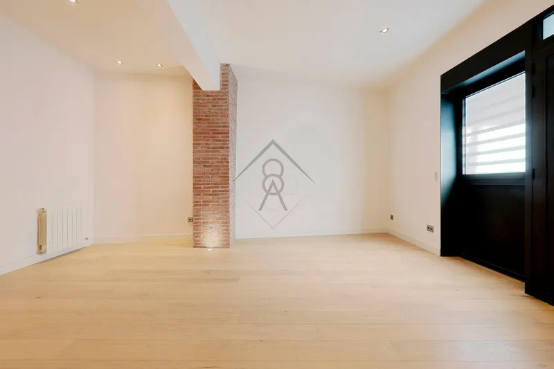 Local en Sant Gervasi 200m² 4h3b P4